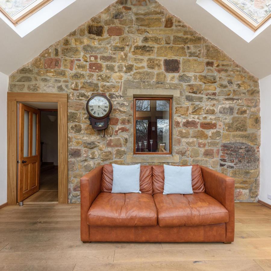 10 Bed Stunning House In Village, With Hot Tub Ovingham Kültér fotó