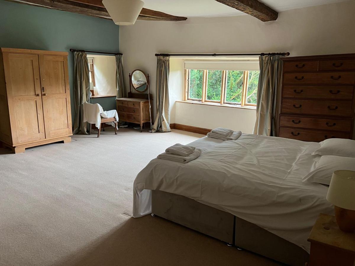 10 Bed Stunning House In Village, With Hot Tub Ovingham Kültér fotó