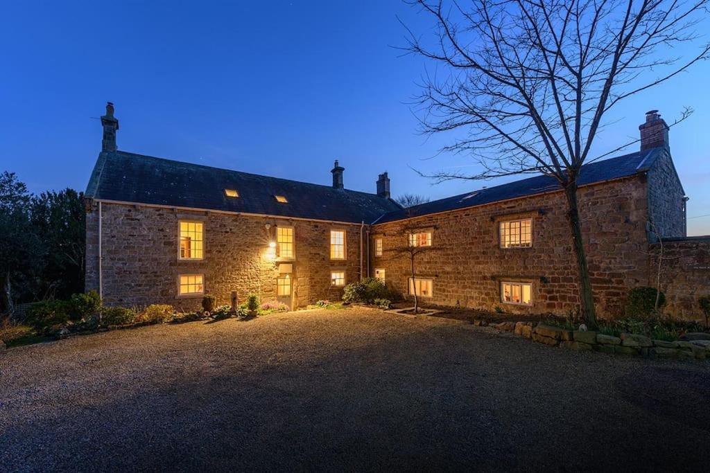 10 Bed Stunning House In Village, With Hot Tub Ovingham Kültér fotó