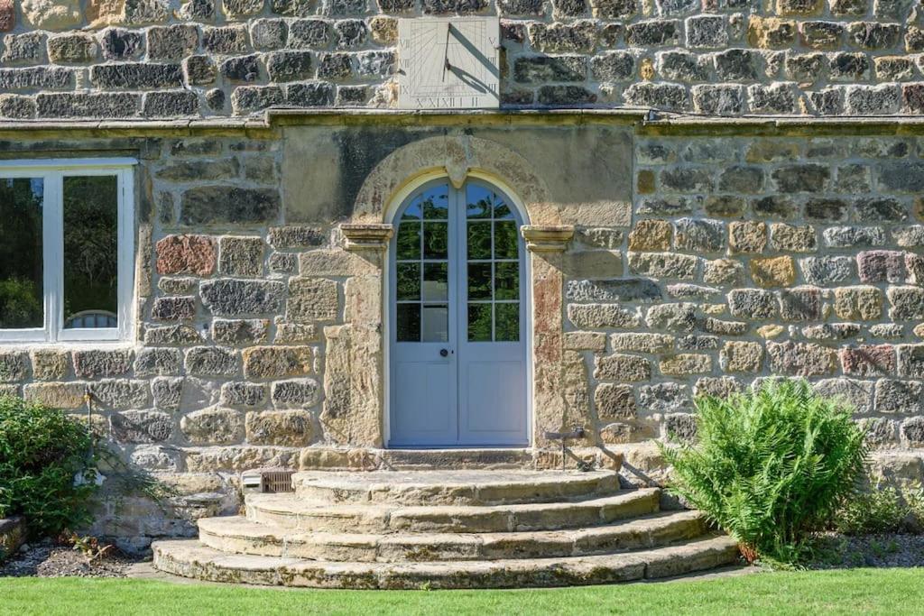 10 Bed Stunning House In Village, With Hot Tub Ovingham Kültér fotó