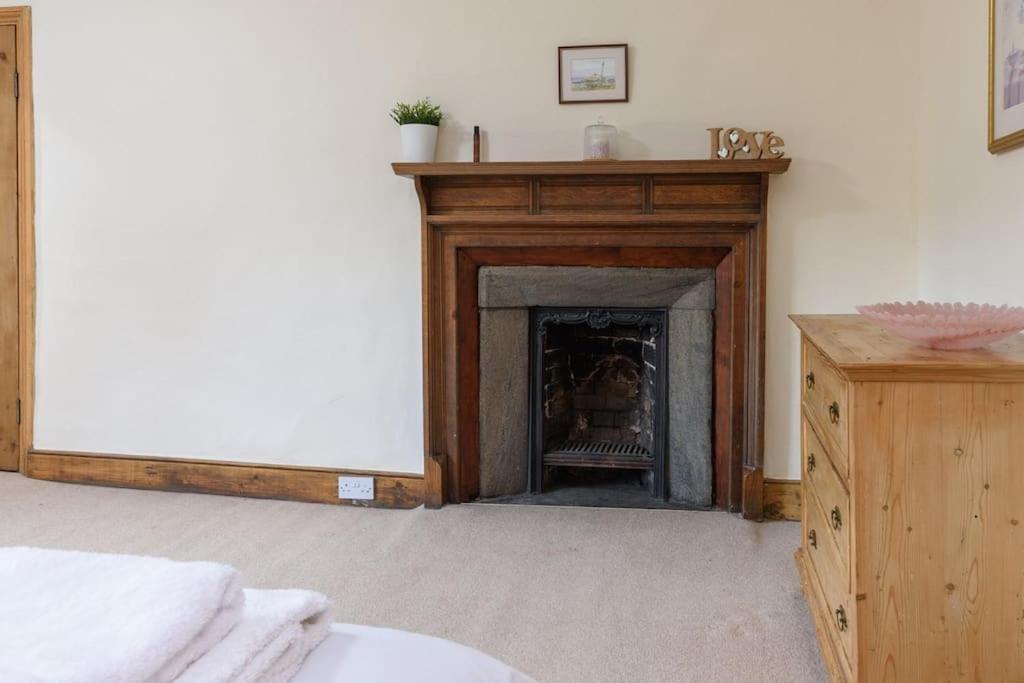 10 Bed Stunning House In Village, With Hot Tub Ovingham Kültér fotó