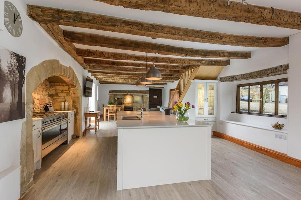 10 Bed Stunning House In Village, With Hot Tub Ovingham Kültér fotó