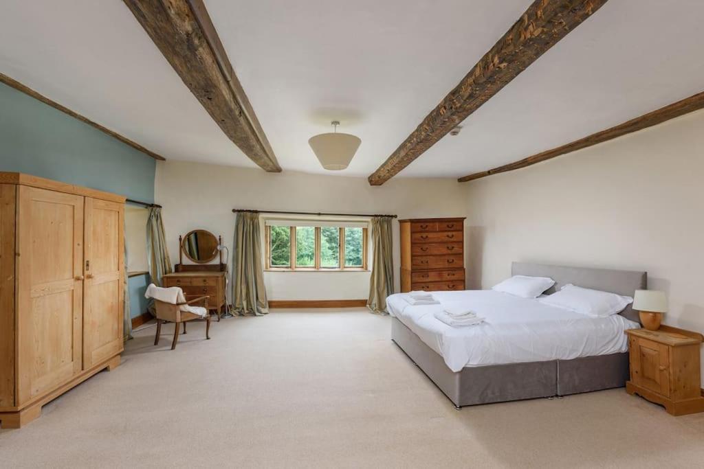 10 Bed Stunning House In Village, With Hot Tub Ovingham Kültér fotó